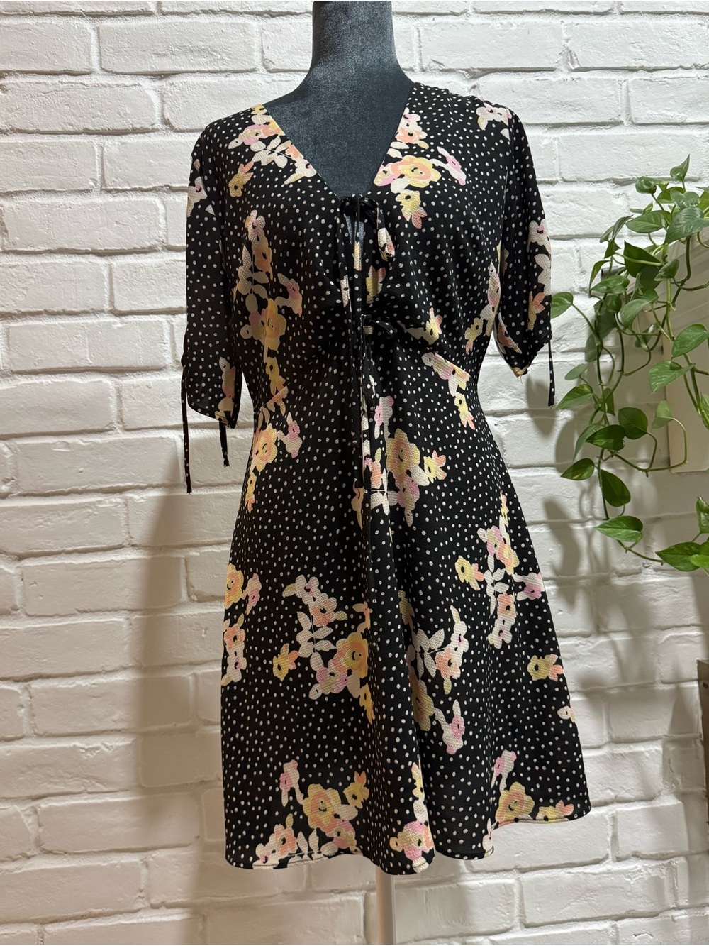 Topshop Black Floral Polka Dot Open Back  Dress Size 8